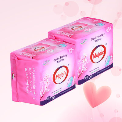 Un buen precio. Muñequero higiénico para niñas con almohadilla impermeable para el período menstrual para mujeres en línea